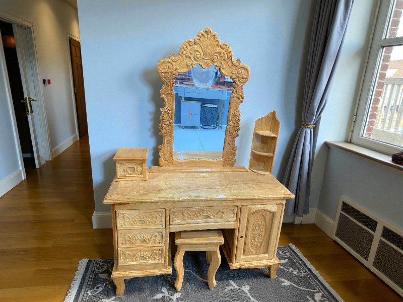 Bán bàn trang điểm