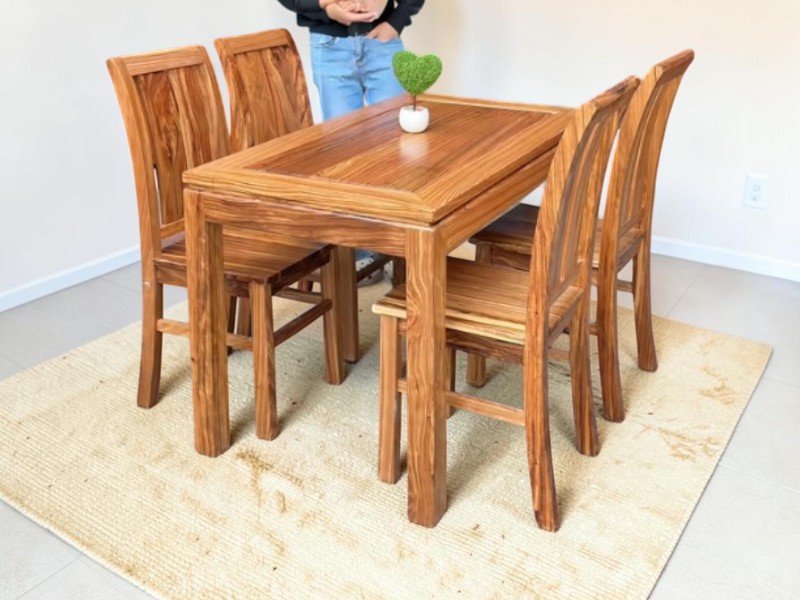 6 Bí Quyết Giúp Bàn Ăn Gỗ Luôn Sạch, Bền Đẹp Như Mới 4 mua bàn ăn