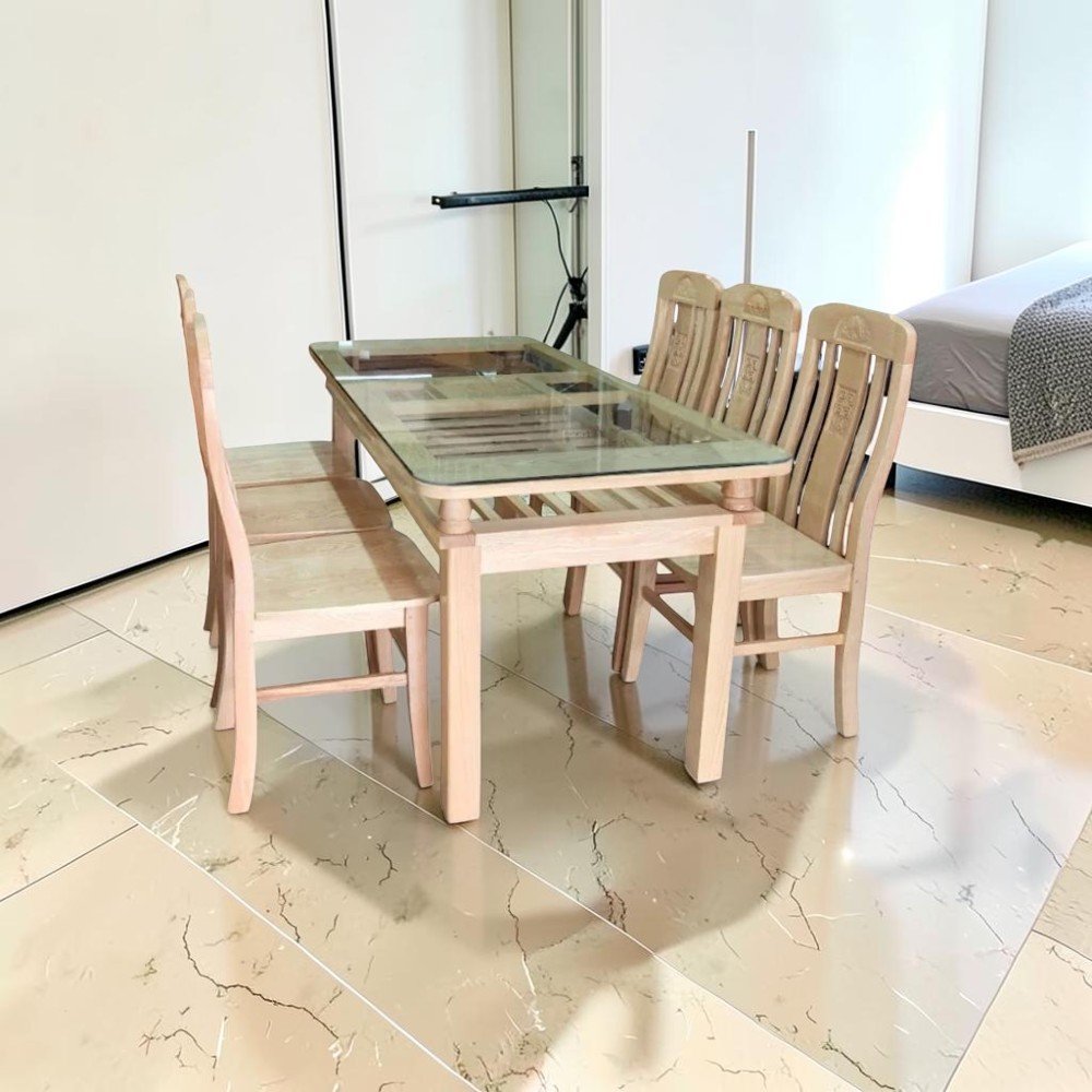5 dấu hiệu bàn ăn gỗ cần thay mới