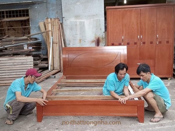 Giường ngủ phủ vân gỗ