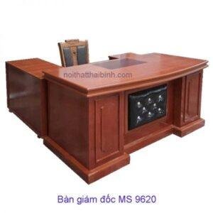 Giá bàn giám đốc bằng gỗ sồi có đắt không?