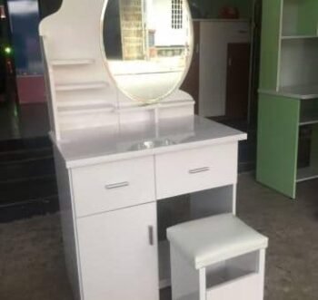Giá bàn trang điểm nhựa rẻ nhất hiện nay