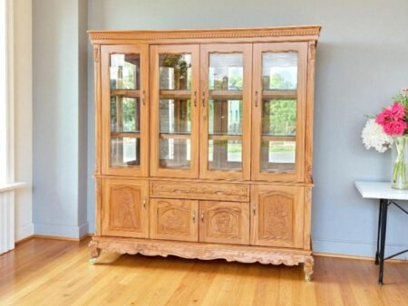 ua tủ rượu gỗ công nghiệp hiện đại tối giản cho căn hộ chung cư nhỏ gọn