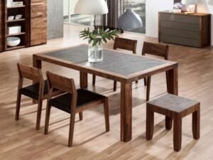 Vệ sinh và bảo quản bàn ăn bằng gỗ đúng cách nhất