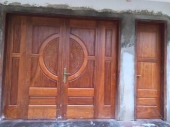 Ưu nhược điểm của việc lựa chọn cửa gỗ tự nhiên cho nhà bạn