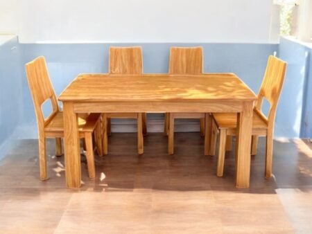 Bàn ăn tại quận 7 đẹp giá tốt giao nhanh