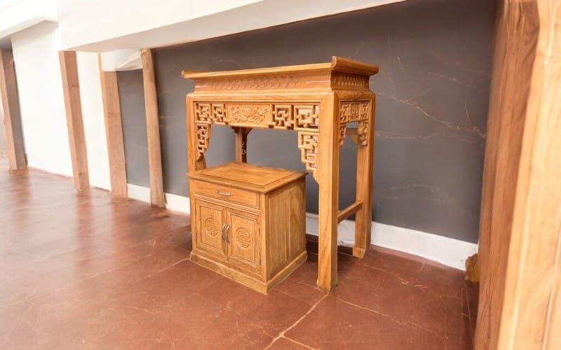Tủ thờ hiện đại tại TPHCM kiểu dáng sang trọng