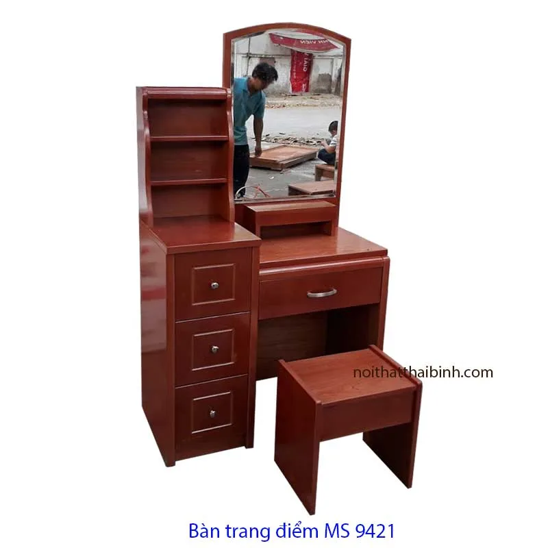 ban trang diem 9421 1