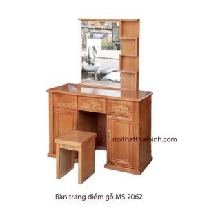 ban trang diem go 2062