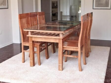 Mẹo làm mới bàn ăn gỗ tại nhà