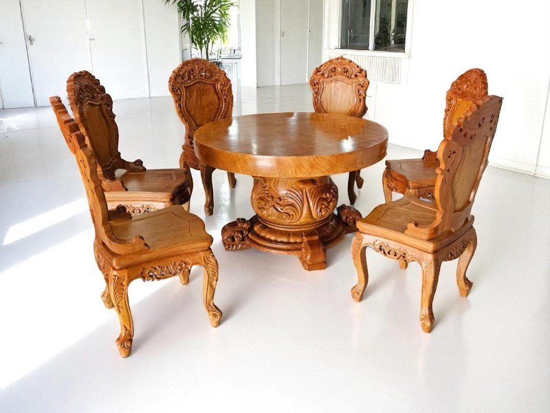 3 Bước Vệ Sinh Bàn Ăn Gỗ Hàng Tuần - Giữ Sạch Để Bữa Ăn Thêm Thú Vị 1 3 Bước Vệ Sinh Bàn Ăn Gỗ Hàng Tuần