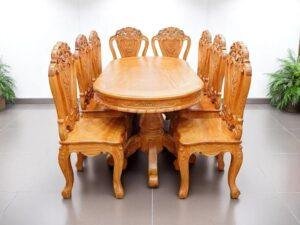 5 Lưu Ý Khi Kê Bàn Ăn Gỗ Cạnh Cửa