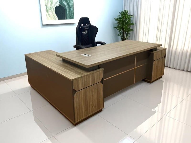 7 kiểu bàn làm việc hợp phòng nhỏ - Giải pháp cho không gian hạn hẹp 2 7 kiểu bàn làm việc hợp phòng nhỏ