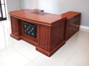 Bàn làm việc hiện đại