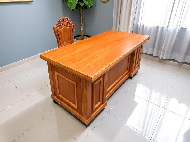 Bàn làm việc tại Nhà Bè