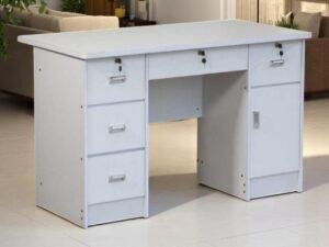 Bàn làm việc tại Phú Nhuận