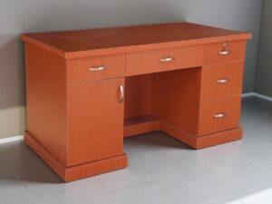 Cách sắp xếp bàn làm việc hút tài lộc