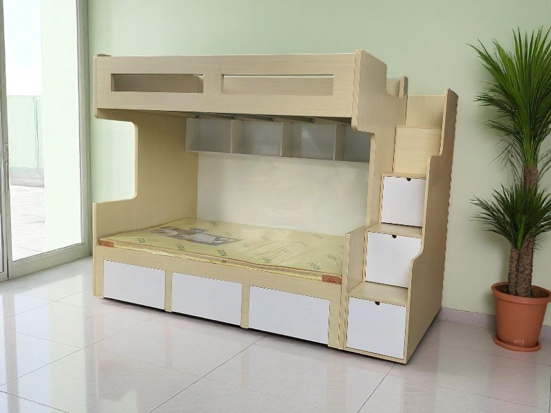 Giường tầng 3 tầng cho gia đình đông người 10 Giường tầng 3 tầng cho gia đình