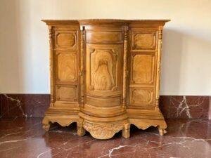 Mẹo bảo quản bàn thờ luôn bền đẹp