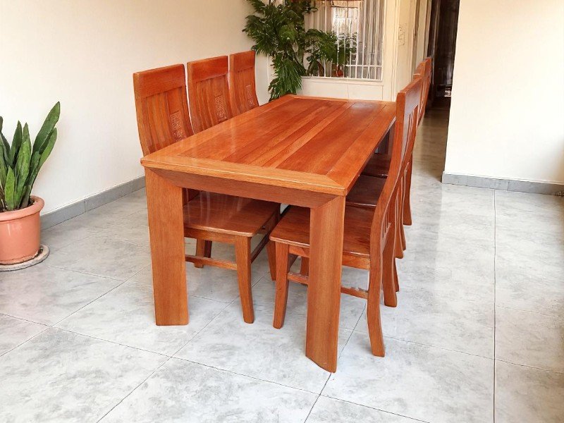 Bàn Ăn Mặt Đá Cao Cấp – Lựa Chọn Tinh Tế Cho Mọi Nhà 1 Bàn Ăn Mặt Đá Cao Cấp – Lựa Chọn Tinh Tế Cho Mọi Nhà