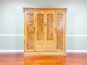 Cửa hàng bán tủ quần áo đẹp tại TPHCM 14 Cửa hàng bán tủ quần áo đẹp tại TPHCM